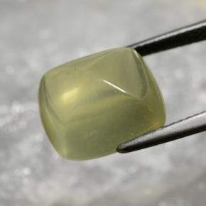 كوارتز طبيعي بلون Light Greenish Yellow ، وزن ‎8.72‎ قيراط، شكل قطع وسادة، مقاس ‎13x12.7‎ مم