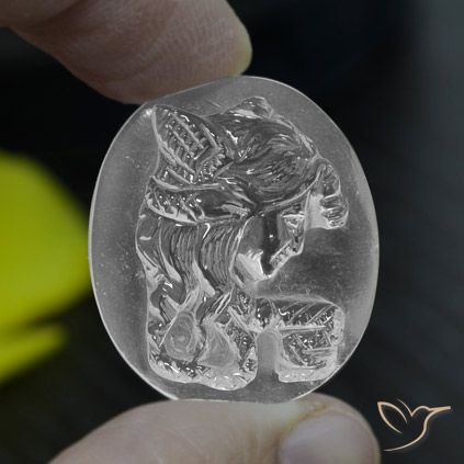 33.79ct طبيعي أبيض شفاف كوارتز, بيضوي, شفاف