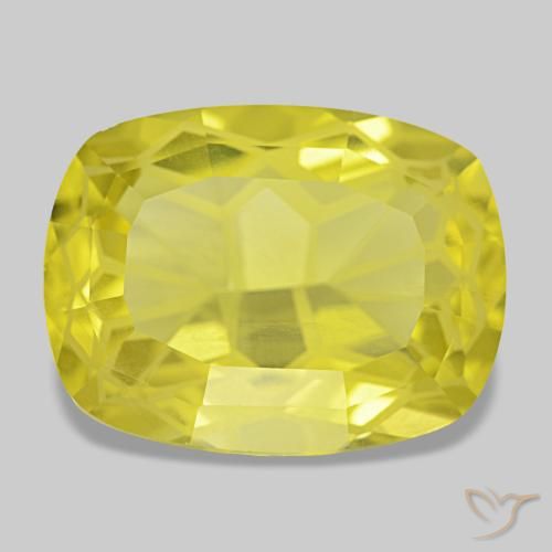 كوارتز طبيعي بلون Medium Light-Yellow، وزن ‎11.85‎ قيراط، شكل قطع وسادة، مقاس ‎17.6x13.4‎ مم