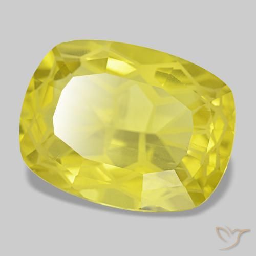 كوارتز طبيعي بلون Medium Light-Yellow، وزن ‎11.85‎ قيراط، شكل قطع وسادة، مقاس ‎17.6x13.4‎ مم