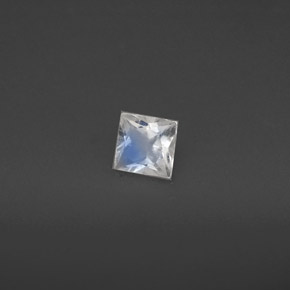 قوس قزح حجر القمر أبيض أزرق طبيعي، مربع، 0.26 قيراط، قليلا جدا