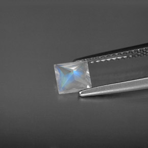 قوس قزح حجر القمر أبيض أزرق طبيعي، مربع، 0.53 قيراط، قليلا جدا