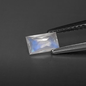 قوس قزح حجر القمر أبيض أزرق طبيعي، باجيت، 0.40 قيراط، قليلا جدا