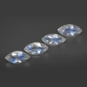 أحجار قوس قزح حجر القمر أبيض أزرق طبيعية، شفاف، شفاف / نصف شفاف، وزنها  قيراط