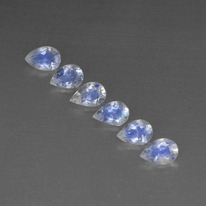 أحجار قوس قزح حجر القمر أبيض أزرق طبيعية، شفاف، شفاف / نصف شفاف، وزنها  قيراط