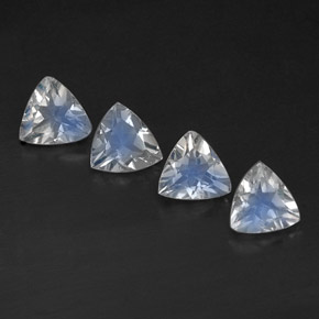 أحجار قوس قزح حجر القمر أبيض أزرق طبيعية، شفاف، شفاف / نصف شفاف، وزنها  قيراط