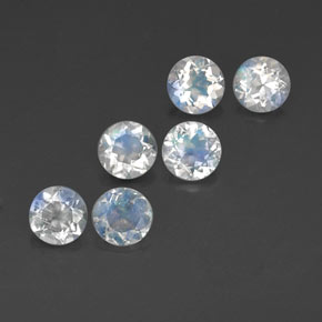 حجر القمر قوس قزح طبيعي بلون أزرق أبيض، وزن ‎‎ قيراط، شكل دائري، مقاس ‎4.95‎ مم