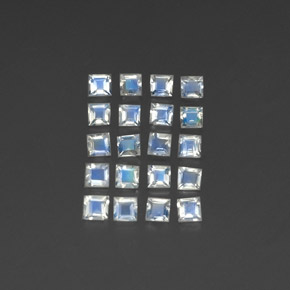 أحجار قوس قزح حجر القمر أبيض مزرق طبيعية، شفاف، شفاف / نصف شفاف، وزنها 1.99 قيراط