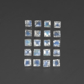 حجر القمر قوس قزح طبيعي بلون أزرق أبيض، وزن ‎2.60‎ قيراط، شكل شفاف، مقاس ‎2.8x2.8‎ مم