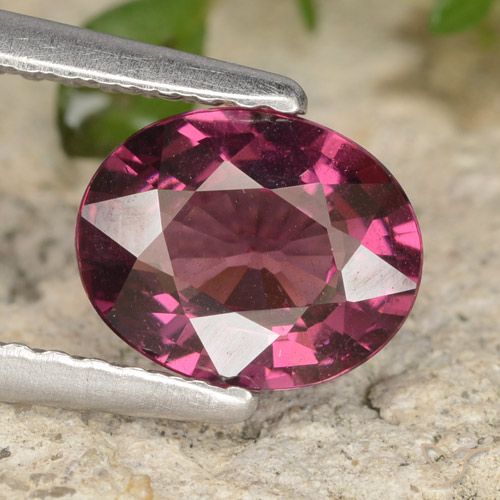 1.39ct طبيعي أرجوانى غامق عقيق رودوليت, بيضوي, قليلا جدا