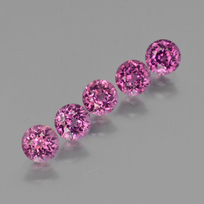 جارنيت رودوليت طبيعي بلون أحمر توتي، وزن ‎‎ قيراط، شكل دائري، مقاس ‎4.10‎ مم