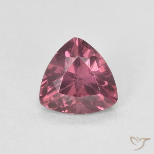 0.57ct طبيعي احمر غامق عقيق رودوليت, مثلثى, قليلا جدا