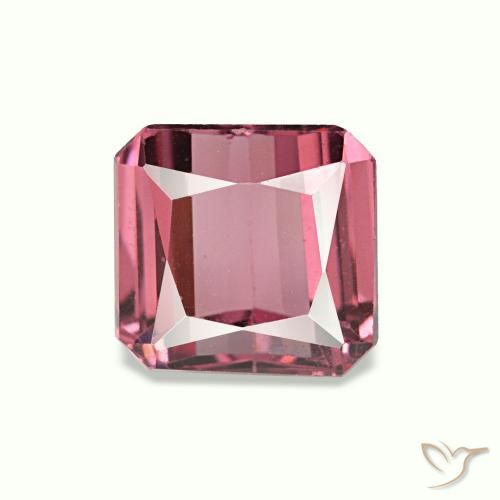 جارنيت رودوليت طبيعي بلون Light Merlot Red، وزن ‎1.24‎ قيراط، شكل قص الزمرد، مقاس ‎5.7x5.5‎ مم