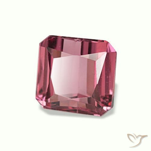 جارنيت رودوليت طبيعي بلون Light Merlot Red، وزن ‎1.24‎ قيراط، شكل قص الزمرد، مقاس ‎5.7x5.5‎ مم