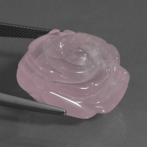 كوارتز وردي طبيعي بلون Light Pink ، وزن ‎52.80‎ قيراط، شكل شكل خيالي، مقاس ‎25.3x24.9‎ مم