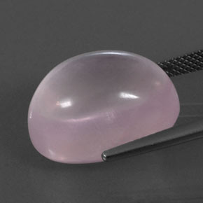 كوارتز وردي طبيعي بلون Light Pink ، وزن ‎18.62‎ قيراط، شكل بيضاوى، مقاس ‎17.9x13‎ مم