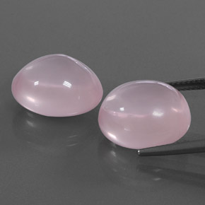 كوارتز وردي طبيعي بلون وردي، وزن ‎‎ قيراط، شكل شفاف، مقاس ‎15x12.6‎ مم