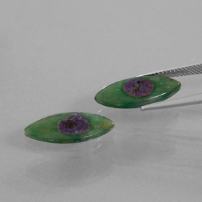 أحجار ياقوت في فوشسيت ثنائية اللون طبيعية، ماركيز، نصف شفاف، وزنها  قيراط