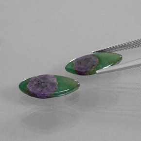 أحجار ياقوت في فوشسيت ثنائية اللون طبيعية، ماركيز، نصف شفاف، وزنها  قيراط