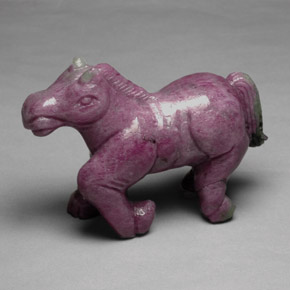 ياقوت الزوزيت متعدد الألوان طبيعي، فانسى، 246.79 قيراط، غير شفاف