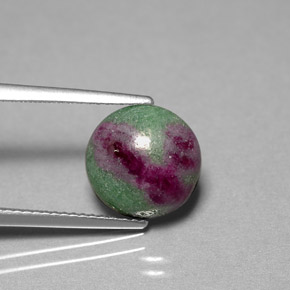 ياقوت-زويسيت طبيعي بلون متعدد الألوان، وزن ‎5.38‎ قيراط، شكل دائري، مقاس ‎10.57‎ مم