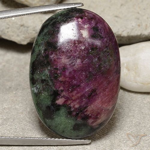 46.96ct طبيعي متعدد الألوان ياقوت الزوزيت, بيضوي, غير شفاف