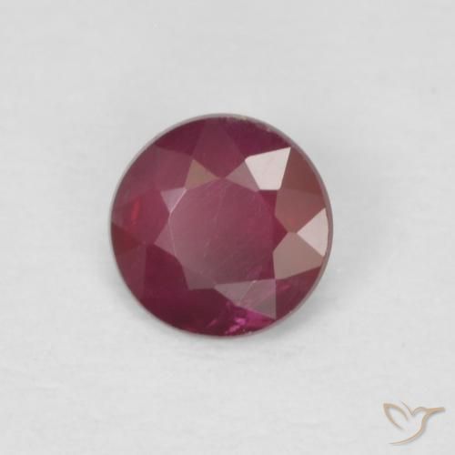 0.25ct طبيعي احمر غامق ياقوت, دائري, قليلا جدا