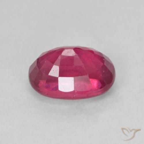 ياقوت Medium Dark-Red طبيعي، بيضوي، 1.42 قيراط، قليلا جدا