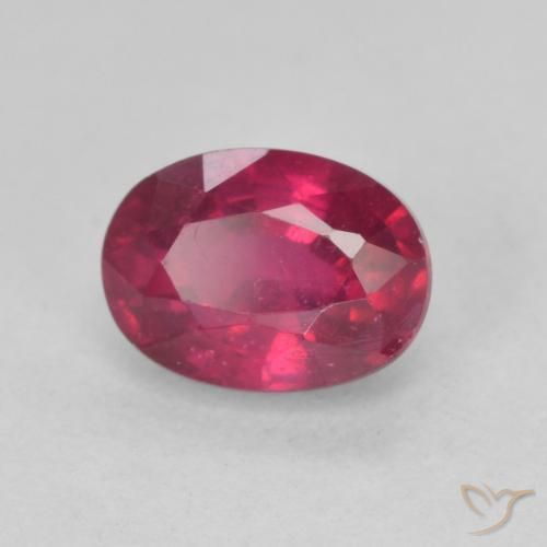 ياقوت Medium Dark-Red طبيعي، بيضوي، 1.45 قيراط، قليلا جدا