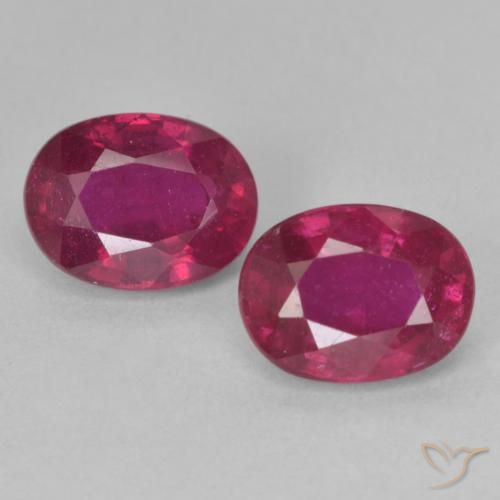 3.84ctw طبيعي Medium Dark-Red ياقوت, بيضوي, قليلا جدا