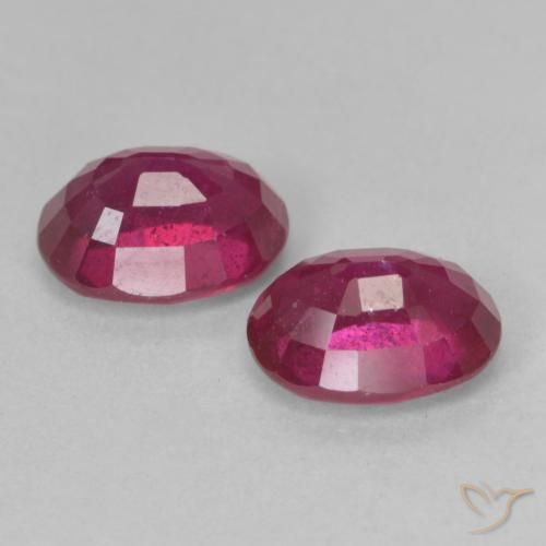 أحجار ياقوت Medium Dark-Red طبيعية، بيضوي، قليلا جدا، وزنها 3.84 قيراط