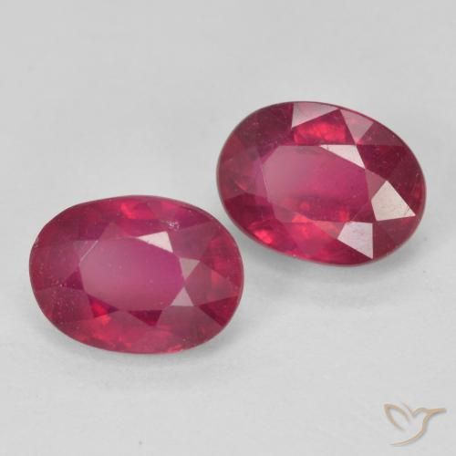 أحجار ياقوت Medium Dark-Red طبيعية، بيضوي، قليلا جدا، وزنها 3.53 قيراط