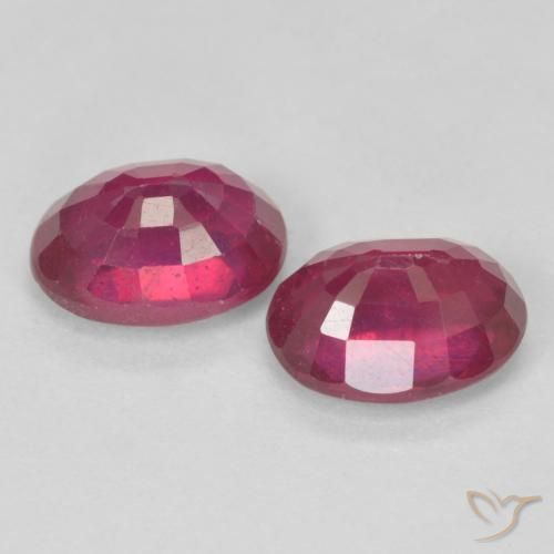 أحجار ياقوت Medium Dark-Red طبيعية، بيضوي، قليلا جدا، وزنها 3.53 قيراط
