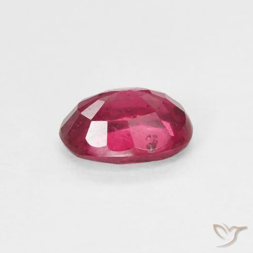 ياقوت Medium Dark-Red طبيعي، بيضوي، 1.08 قيراط، قليلا جدا