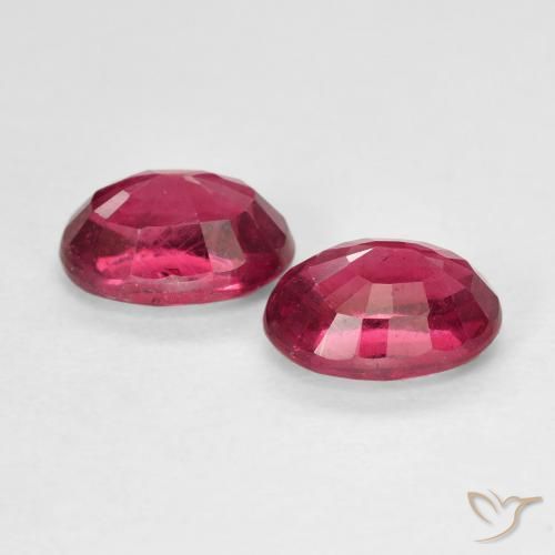 أحجار ياقوت Medium Dark-Red طبيعية، بيضوي، قليلا جدا، وزنها 2.51 قيراط