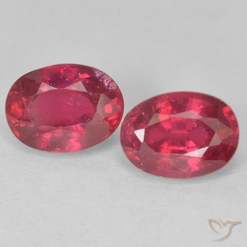 2.62ctw طبيعي Medium Dark-Red ياقوت, بيضوي, قليلا جدا