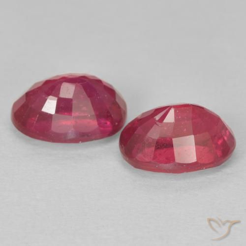 أحجار ياقوت Medium Dark-Red طبيعية، بيضوي، قليلا جدا، وزنها 2.62 قيراط