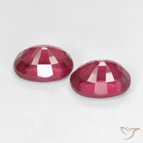 أحجار ياقوت Medium Dark-Red طبيعية، بيضوي، قليلا جدا، وزنها 2.57 قيراط