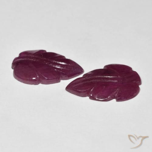 أحجار ياقوت Medium Dark-Purple طبيعية، فانسى، غير شفاف، وزنها 6.13 قيراط