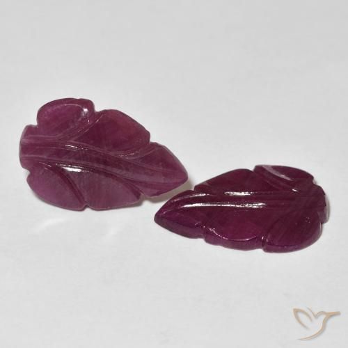 أحجار ياقوت Medium Dark-Purple طبيعية، فانسى، غير شفاف، وزنها 7.08 قيراط