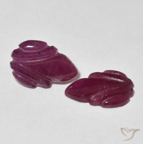 أحجار ياقوت Medium Dark-Purple طبيعية، فانسى، غير شفاف، وزنها 3.20 قيراط