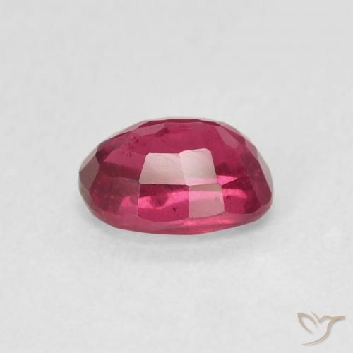 ياقوت Medium Dark-Red طبيعي، بيضوي، 1.32 قيراط، قليلا جدا