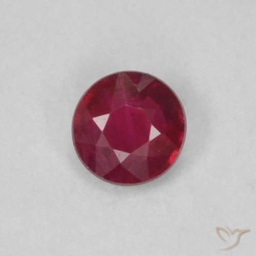 0.19ct طبيعي احمر غامق ياقوت, دائري, قليلا جدا
