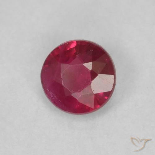 ياقوت Medium Dark-Red طبيعي، دائري، 0.21 قيراط، قليلا جدا