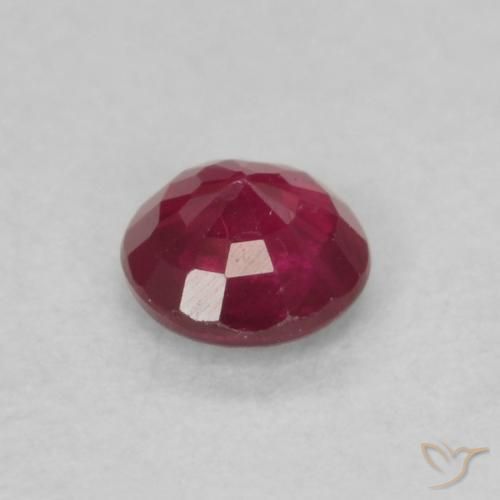 ياقوت Medium Dark-Red طبيعي، دائري، 0.21 قيراط، قليلا جدا
