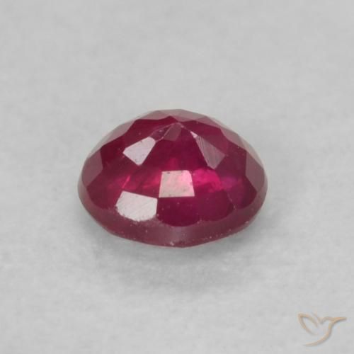 ياقوت Medium Dark-Red طبيعي، دائري، 0.22 قيراط، قليلا جدا