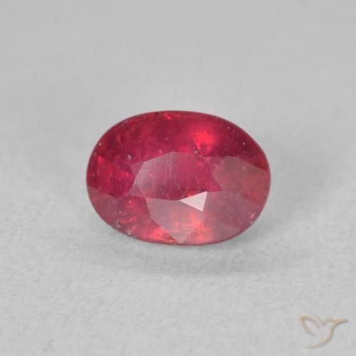 ياقوت Medium Dark-Red طبيعي، بيضوي، 1.54 قيراط، قليلا جدا
