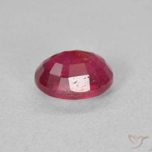 ياقوت Medium Dark-Red طبيعي، بيضوي، 1.54 قيراط، قليلا جدا
