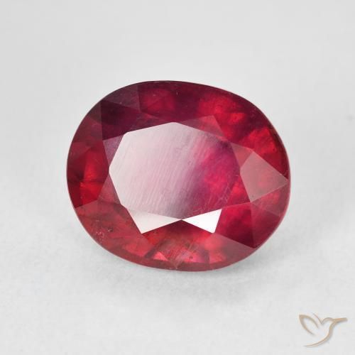 ياقوت Medium Dark-Red طبيعي، بيضوي، 7.45 قيراط، قليلا جدا