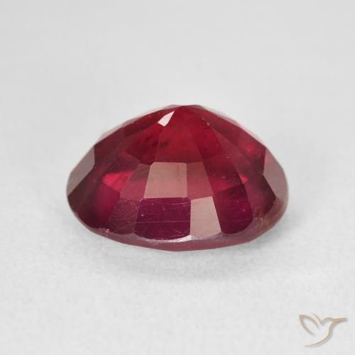 ياقوت Medium Dark-Red طبيعي، بيضوي، 7.45 قيراط، قليلا جدا